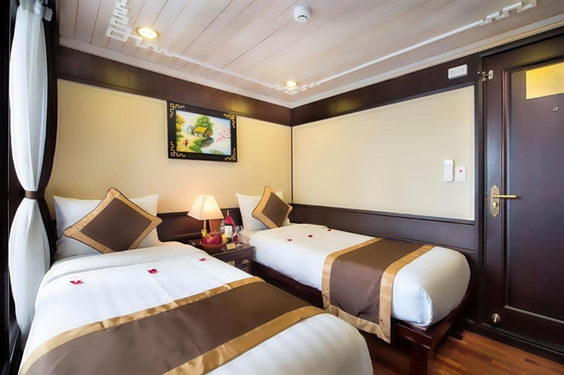 Le Journey Luxury Cruise Hotel Ha Long Exterior photo
